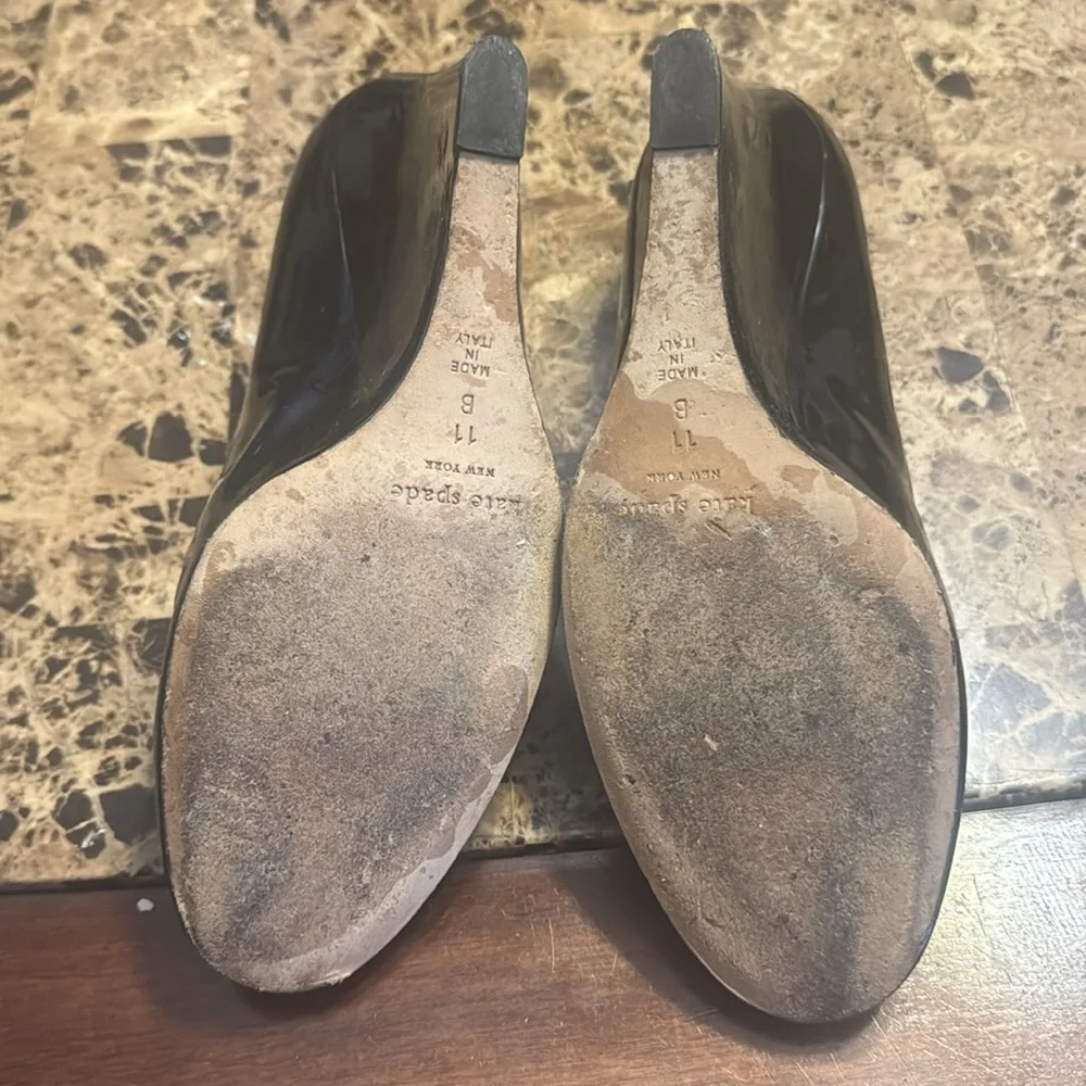 Classic Black Women's Heels - Picture 6 of 8